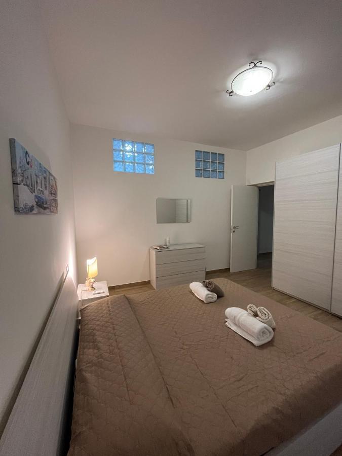 Bed&Breakfast Del Viaggiatore Fondi Buitenkant foto