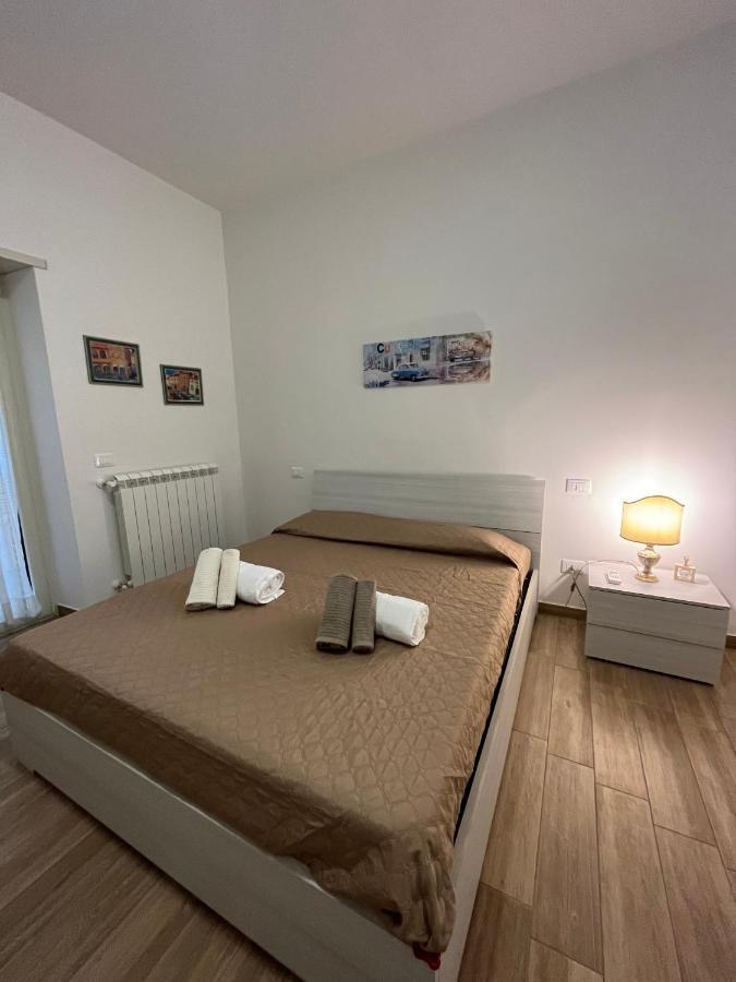 Bed&Breakfast Del Viaggiatore Fondi Buitenkant foto