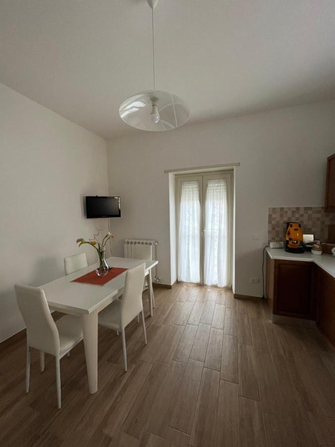 Bed&Breakfast Del Viaggiatore Fondi Buitenkant foto